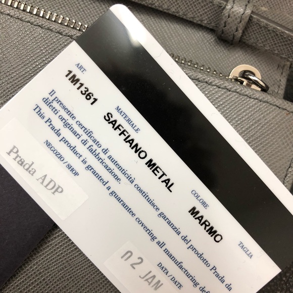 AUTHENTIC PRADA SAFFIANO BAG - Picture 5 of 8